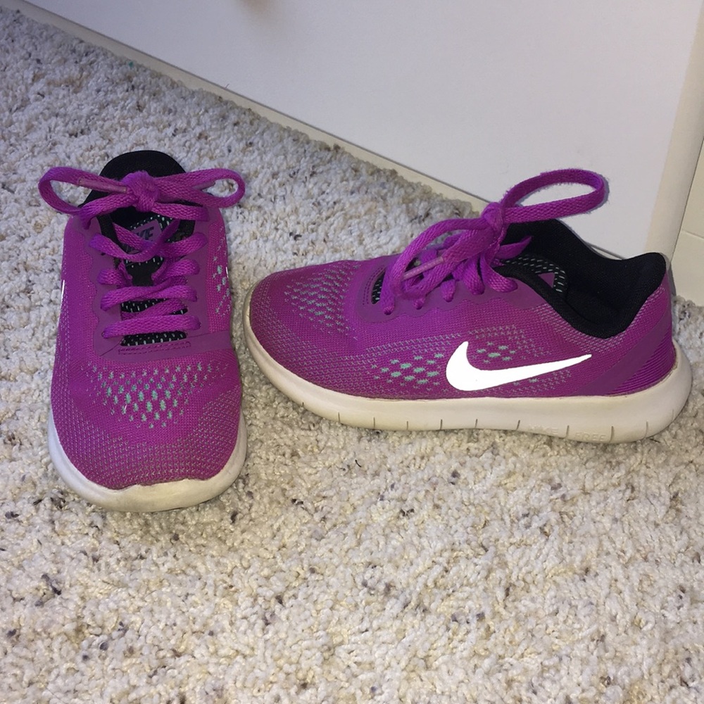 Girls Nike shoes size 11.5